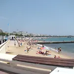 Voyage 2 pièces 3 étoiles calme plein centre à 5mn des plages et du Palais